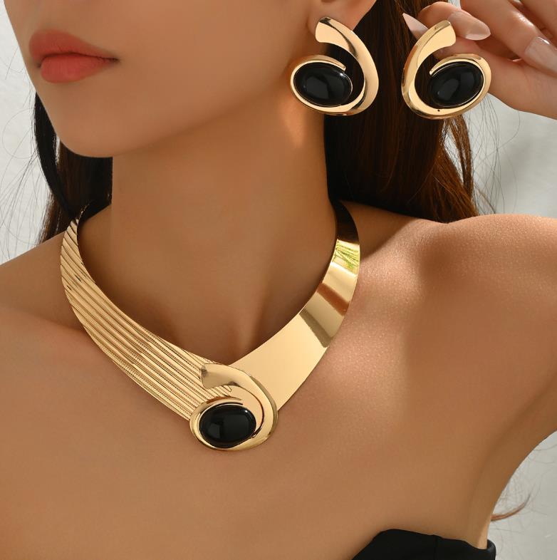 Geometric Necklace And Earrings Set Lightweight Alloy Jewelry Comfortable Accessory For Women Daily Wear Evening Event - Premium available at Proxima